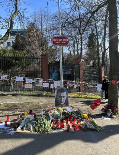 Nemtsovs plads foran ambassade